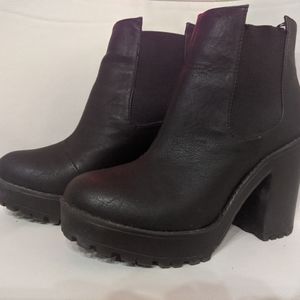 Chunky heel ankle booties from H&M Divided